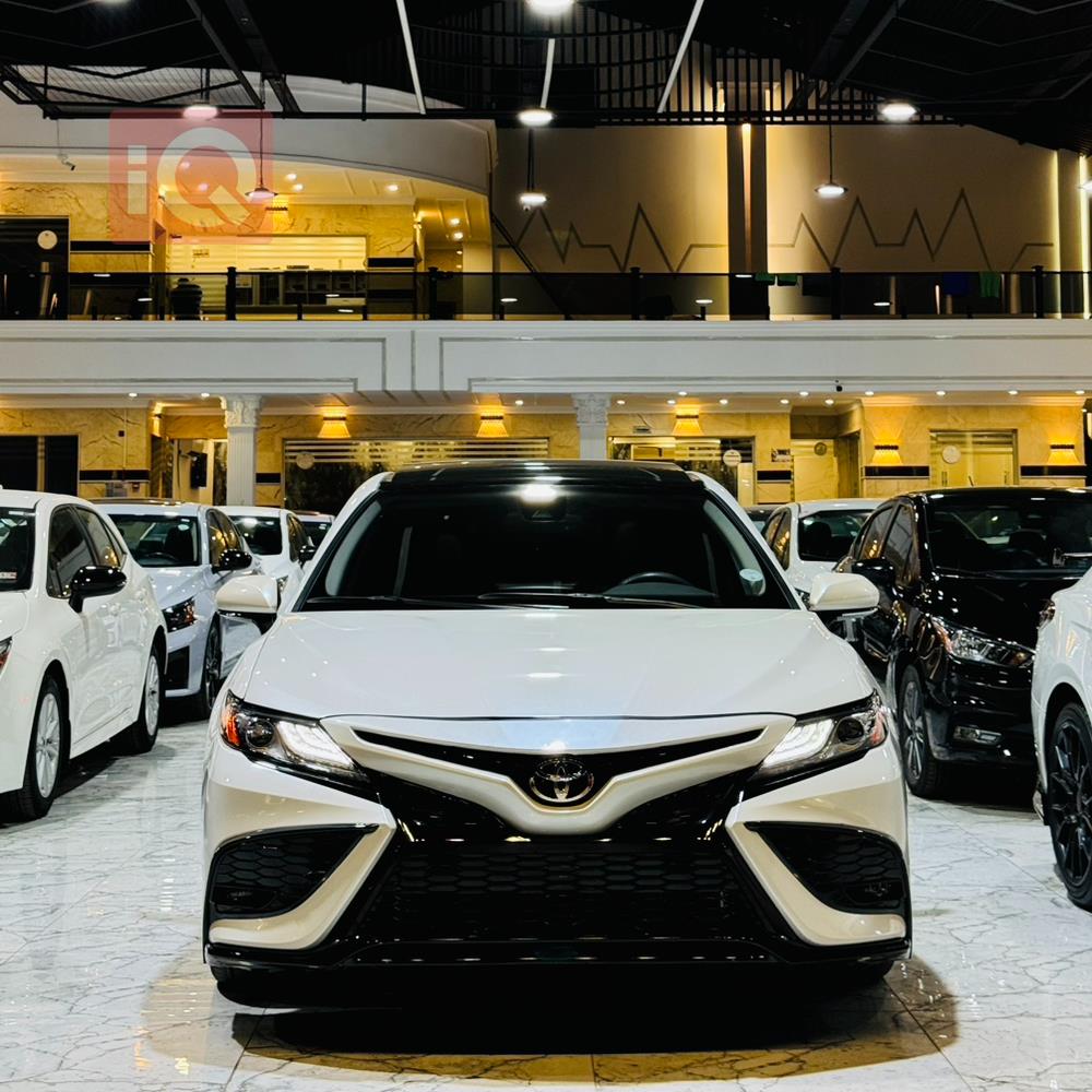 تۆیۆتا کامری